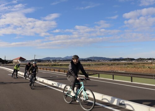 レポート】豊かな自然に囲まれたサイクリングツアーとれんこん掘り体験